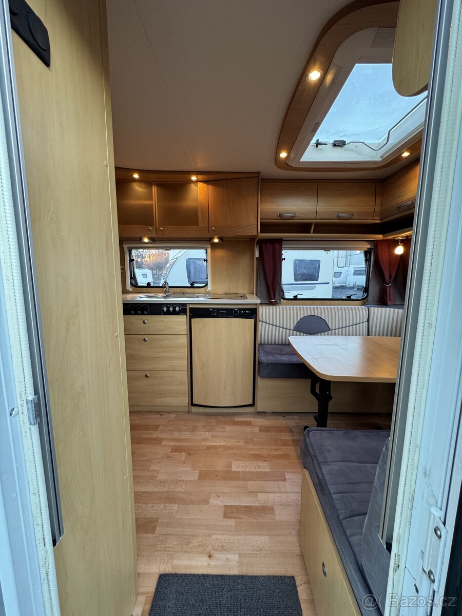 Dethleffs Camper 510 ~ francouzská postel - 7