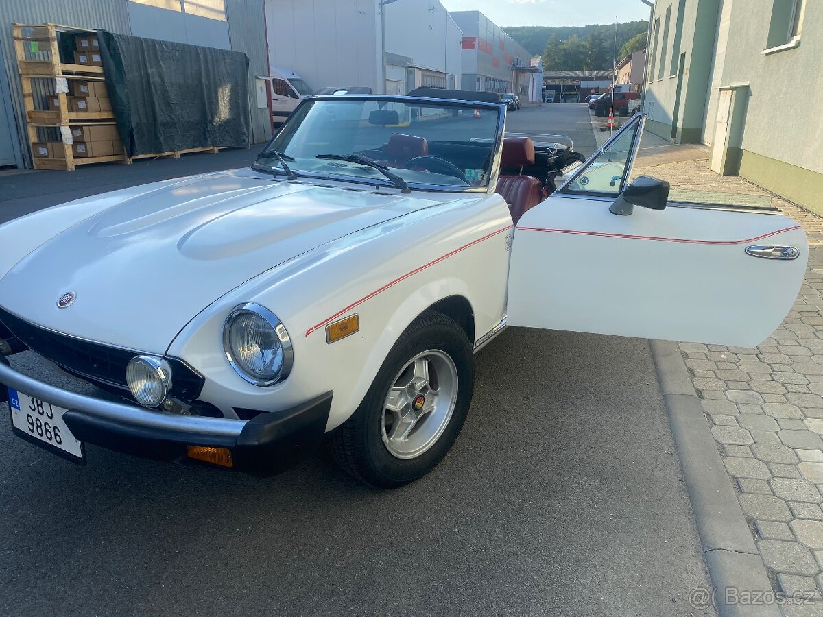 Spider 124 , 1977 bílé SPZ - 7