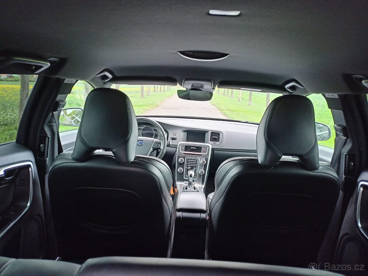 Volvo V60, 2.4 D6 162 kW AWD R-DESIGN HYBRID TWIN ENGINE - 7