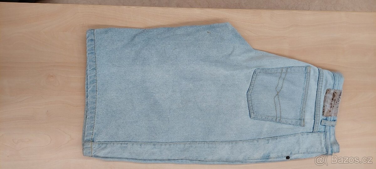 Šortky, bermudy Adidas a jiné - 7