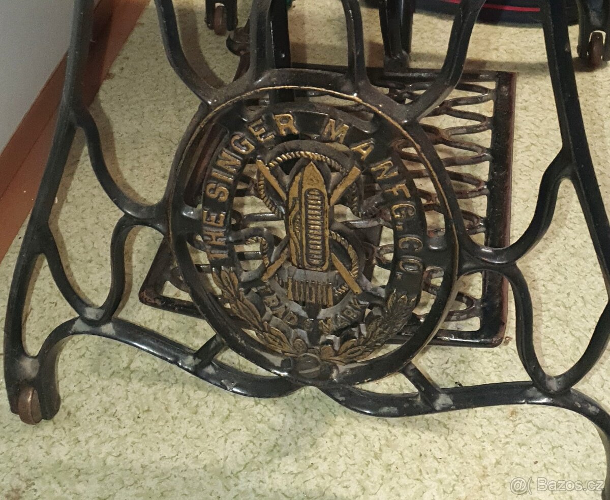 Prodám starožitný šicí stroj SINGER - 7