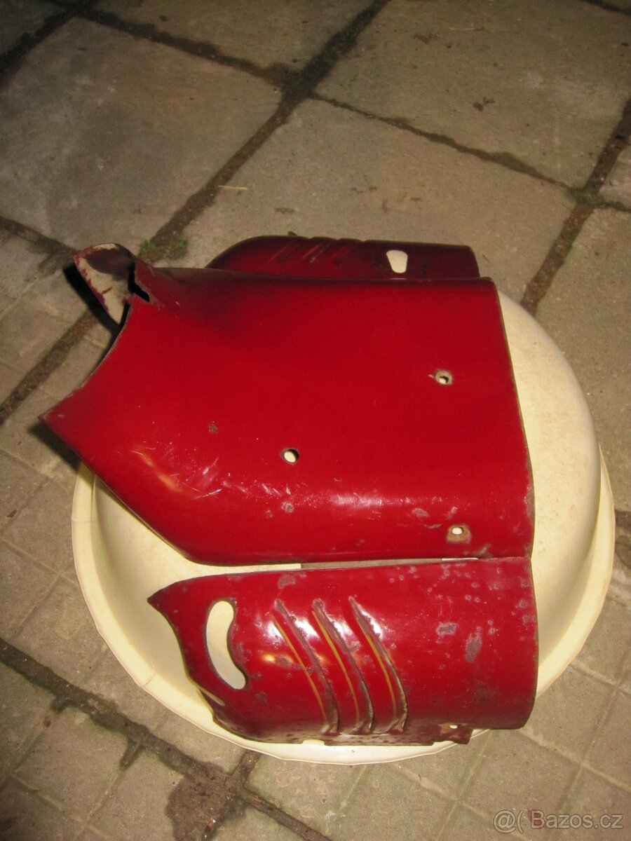 prsíčka Jawa 05;555 - 7