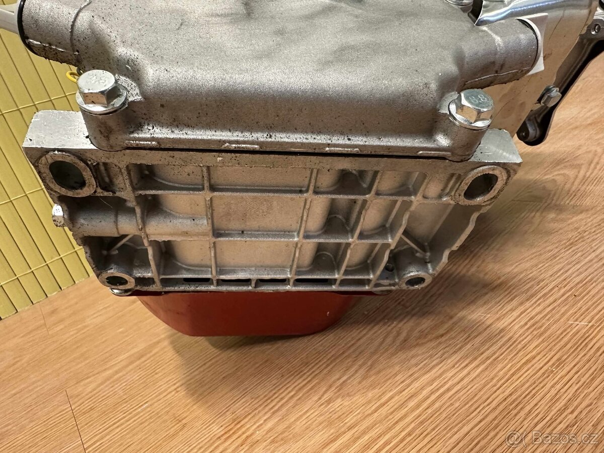 Benzínový motor 7.5 HP – pouze rozbalený, nepoužitý (č. 10) - 7