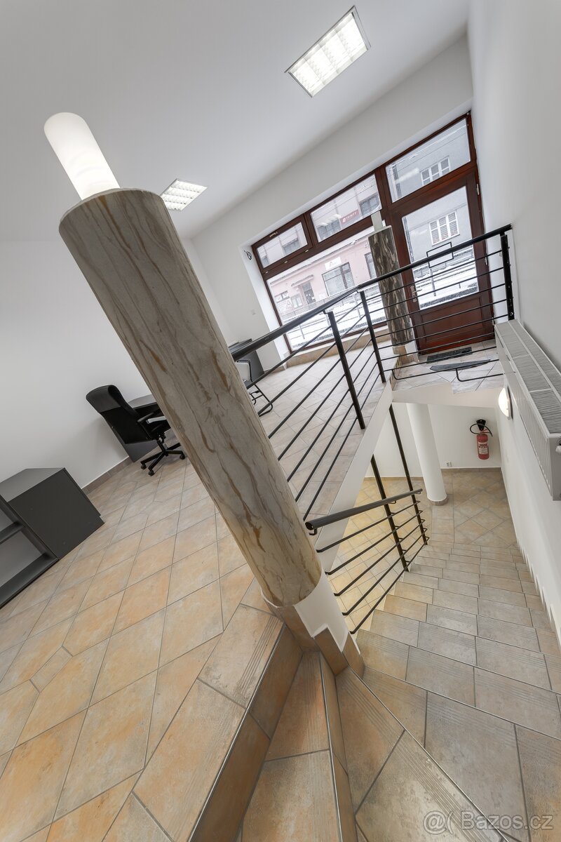 Pronájem obchodního/kancelářského prostoru 112 m², 28. října - 7