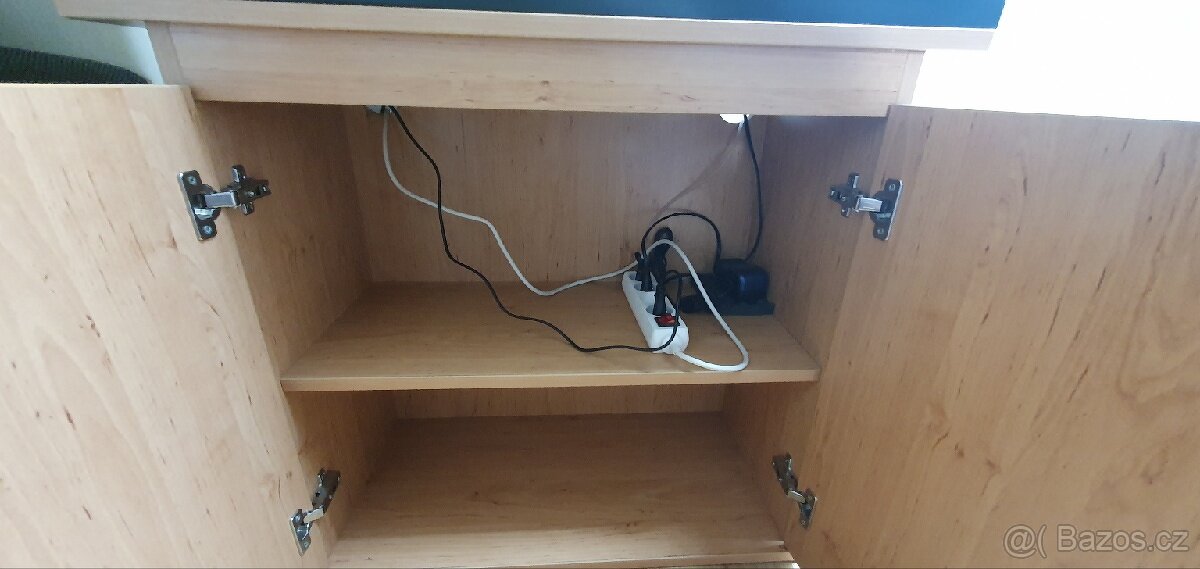 Akvarijni set vc. prisl., rybicek a skrinky pod akvarium - 7