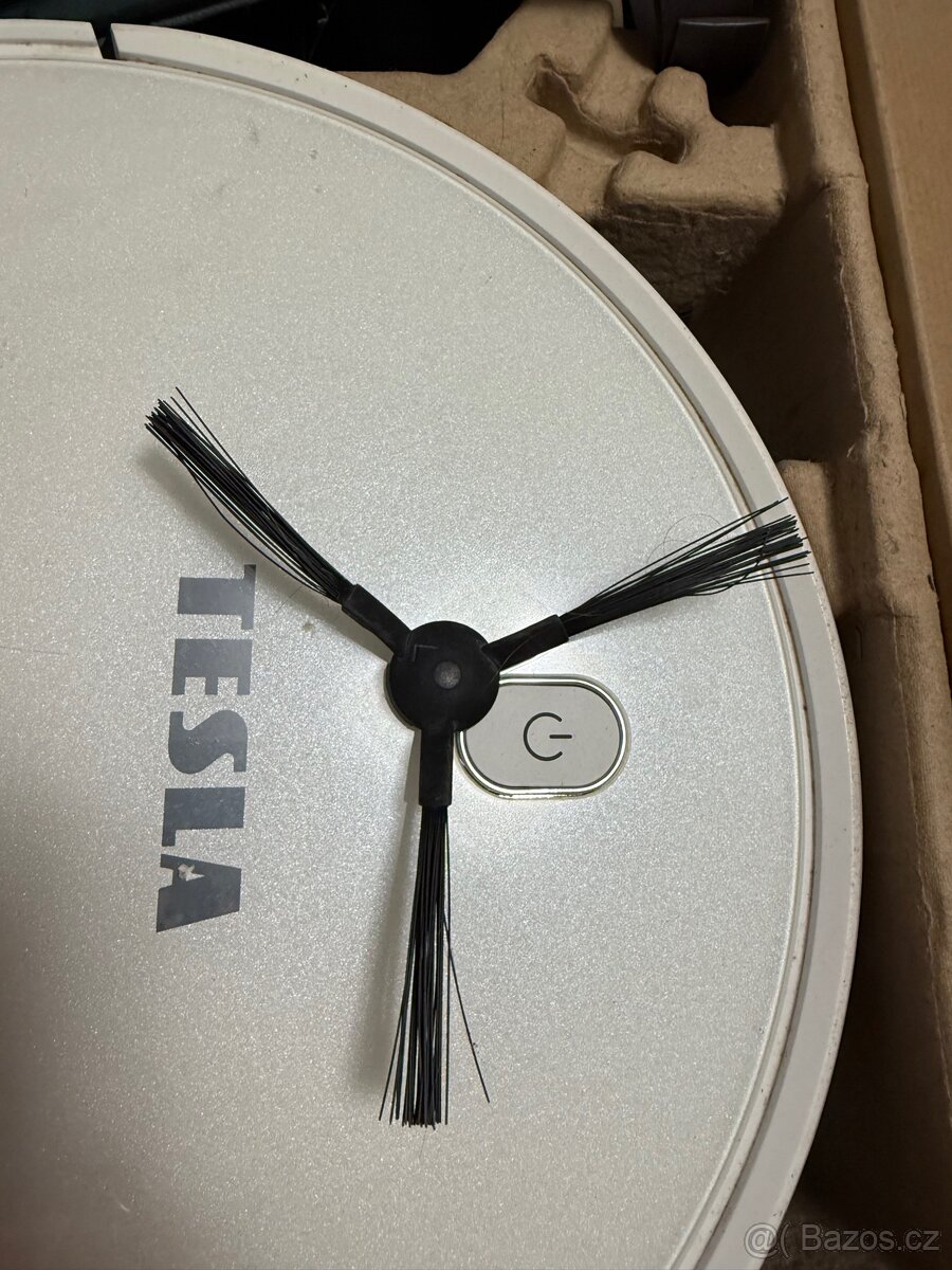 Automaticky vysavač Tesla robostar iq300 - 7
