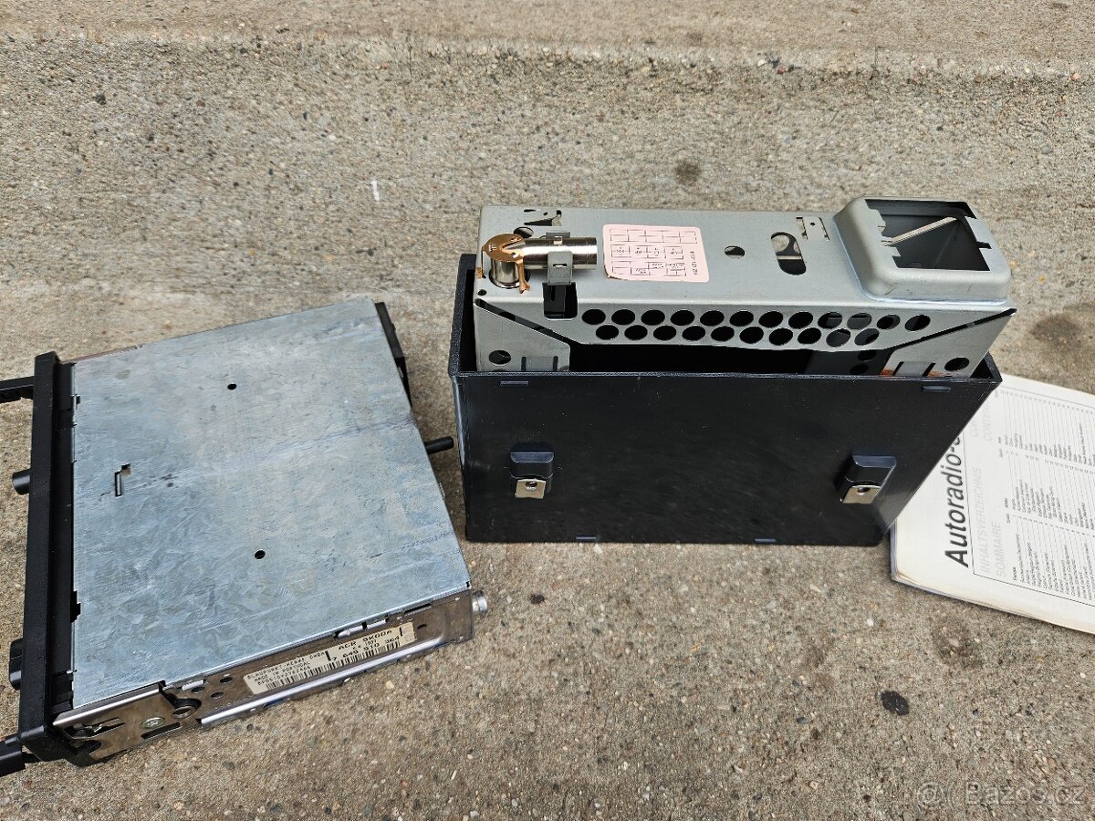 Škoda ACR autorádio Blaupunkt + šuplík - 7