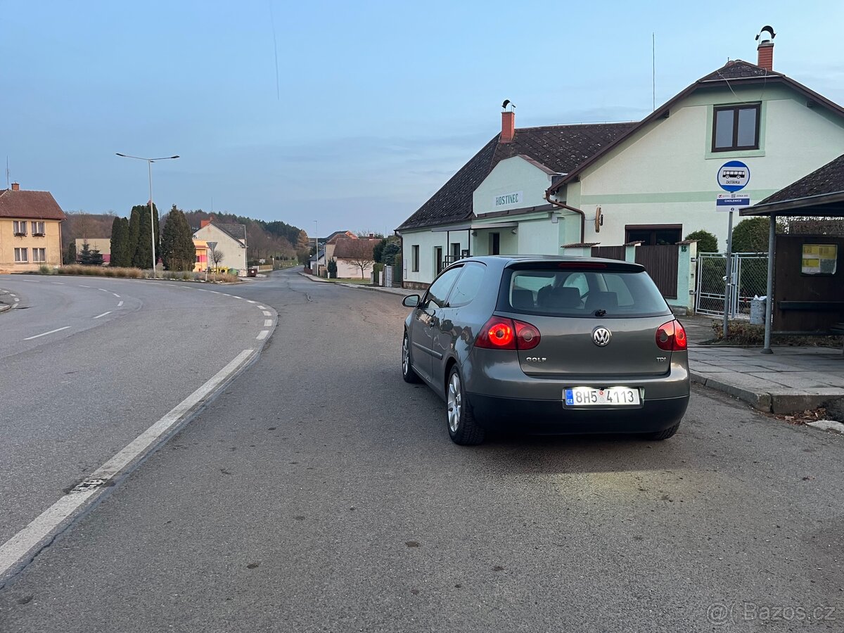 Golf 5 1.9 77kw 5Q - 7