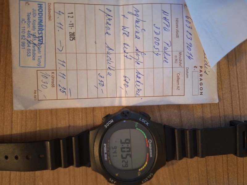 Potápěčský počítač APEKS - 7