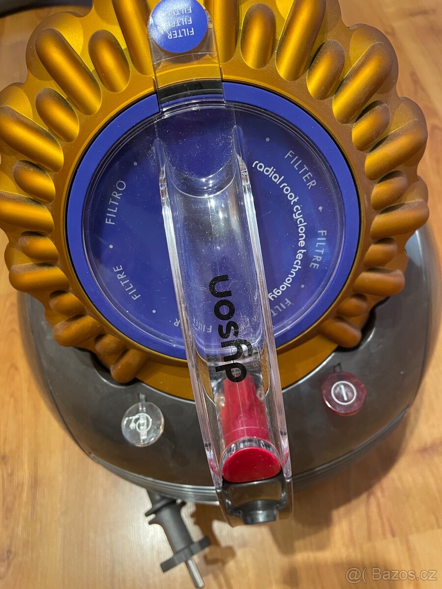 Vysavač Dyson - 7