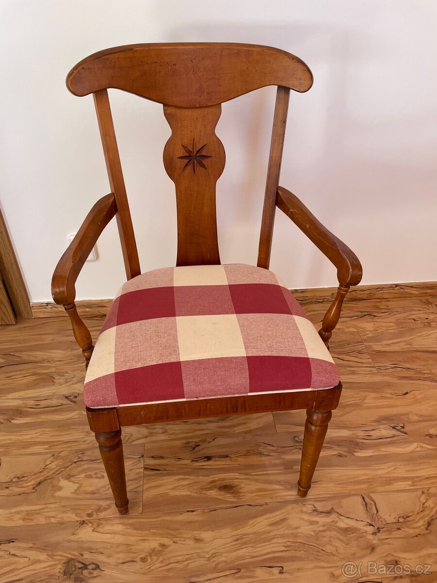 Jídelní stůl + 7 židlí - 7