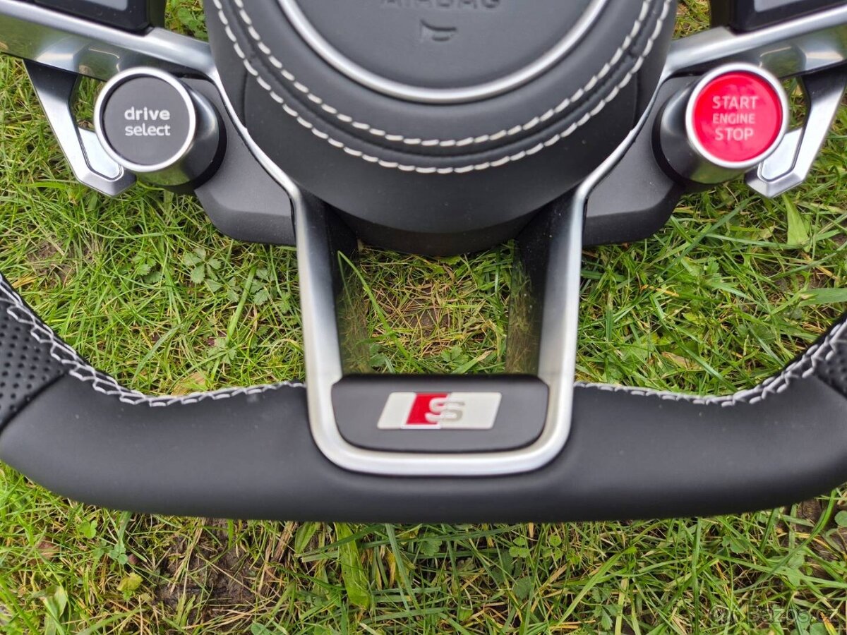 AUDI R8 VOLANT SPORTOVY - START/STOP - DRIVE SELECT - 7