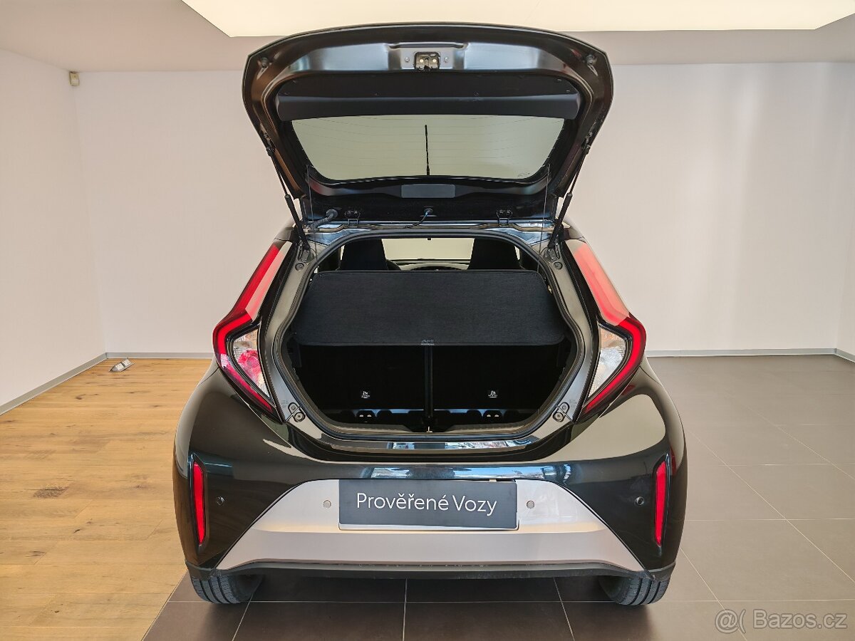 Toyota Aygo 1.0 X-Play STYLE - 7