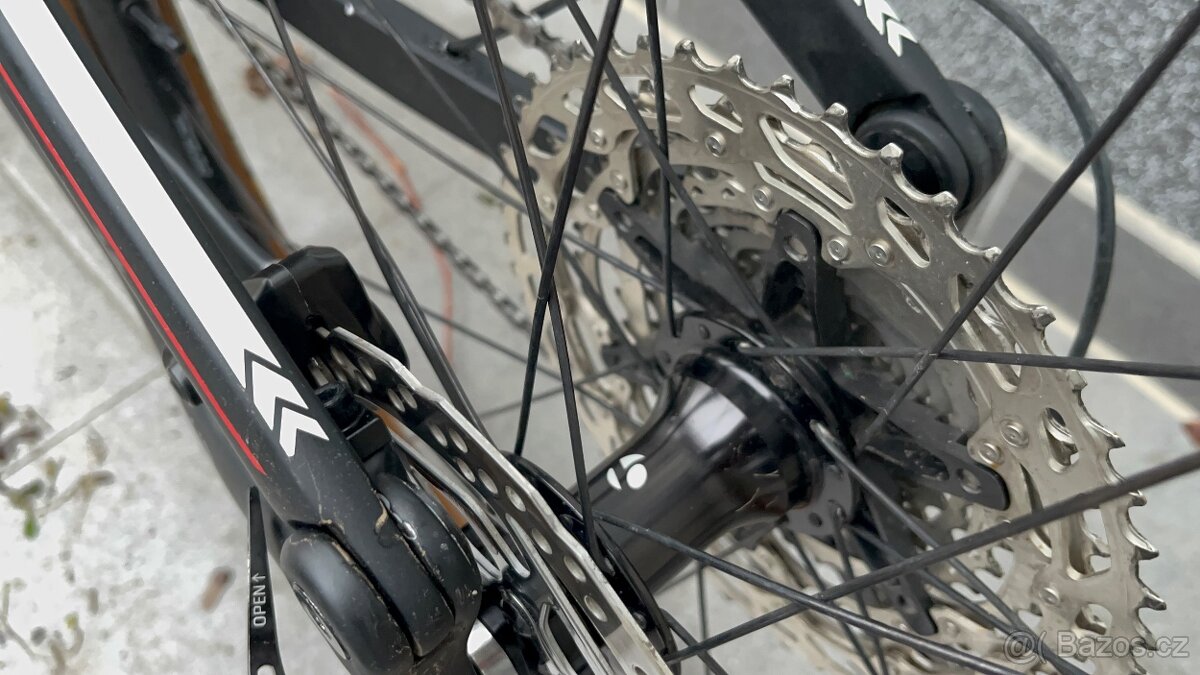 Horské Celoodpružene karbonové kolo 29” , L - 7