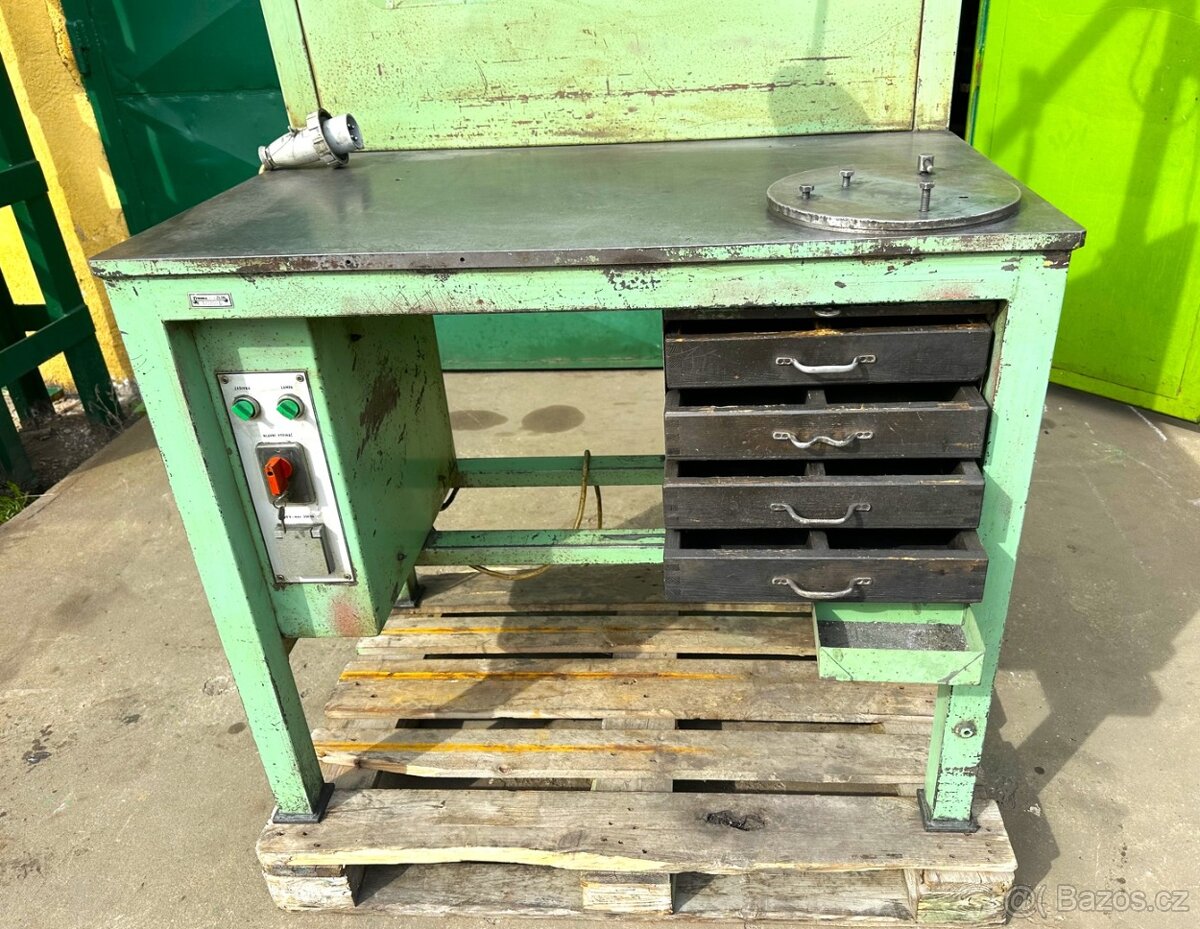 Pracovní stůl s elektro rozvaděčem - 7