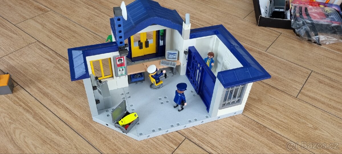 Playmobile policejní stanice - 7