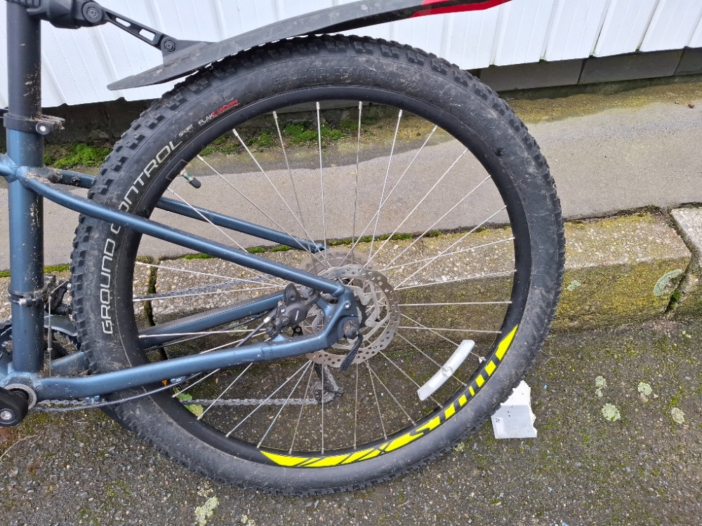 Kolo Specialized vel. S - 7