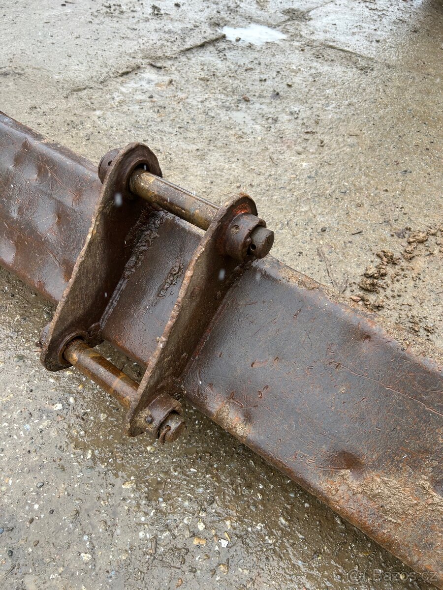 Svahovací lopata - JCB - 7