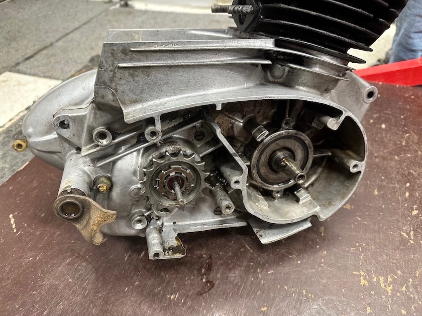 Predám MOTOR JAWA 250/590 sport - 7