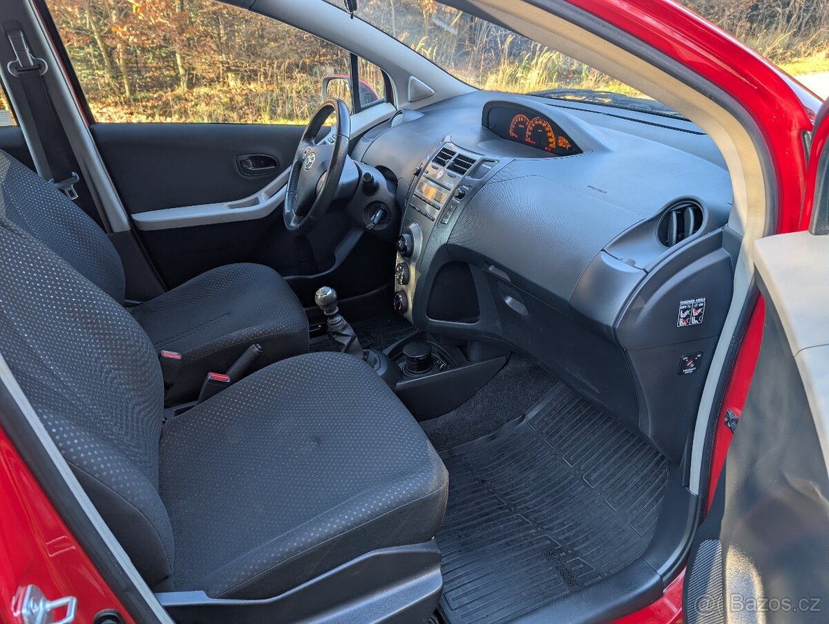 Toyota Yaris - 7