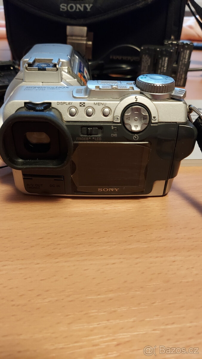 Sony F717 digi zrcadlovka - 7