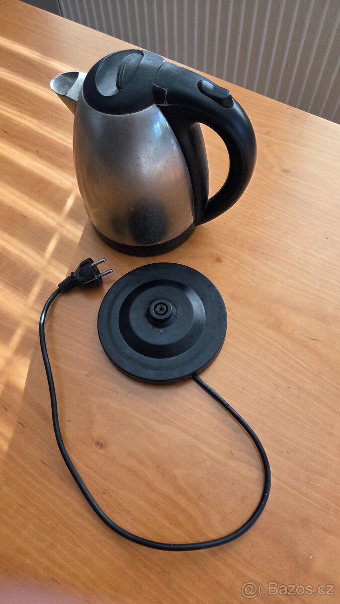 Vše za 500 Kč-klobouky, obraz, el. klávesy a další - 7