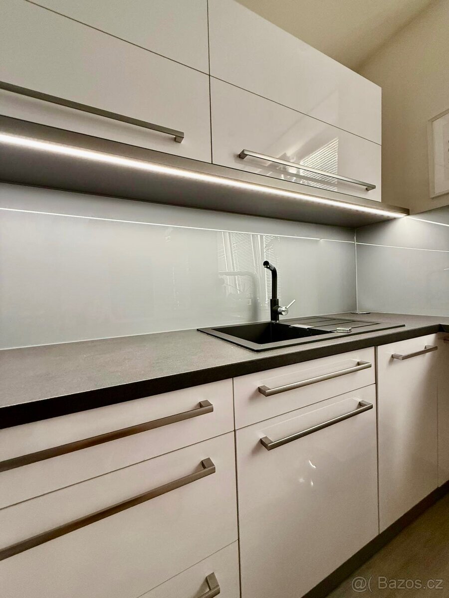 Vybavený byt 2+1 v centru města, ulice U koruny - 7