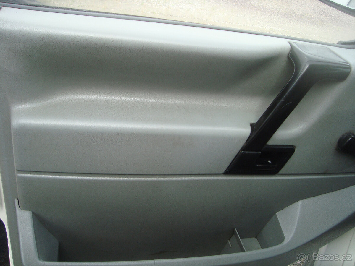 VW Transporter 1,9D - 7