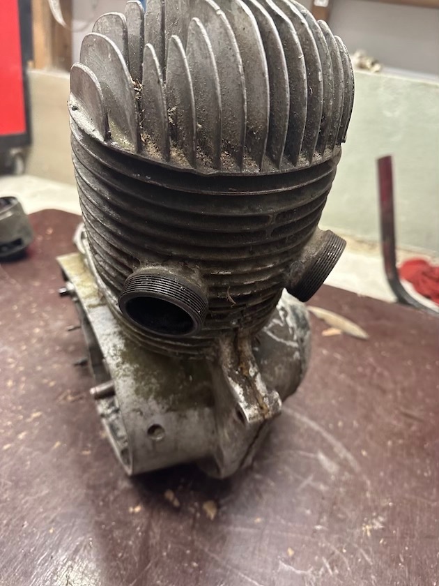 Predám MOTOR JAWA 250/353 - 7