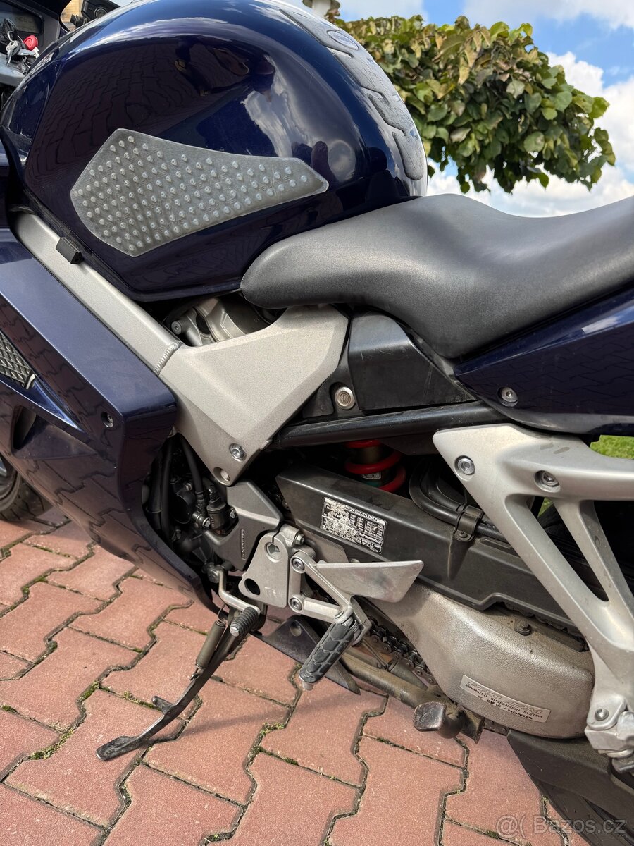 Prodám Honda VFR800 - 7