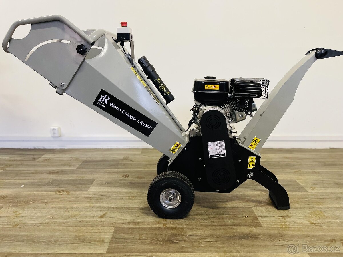 Štěpkovač větví LR 650 F - 7