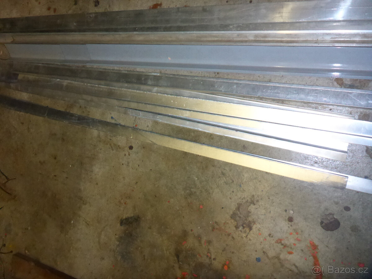 Různý kovový materiál - 7