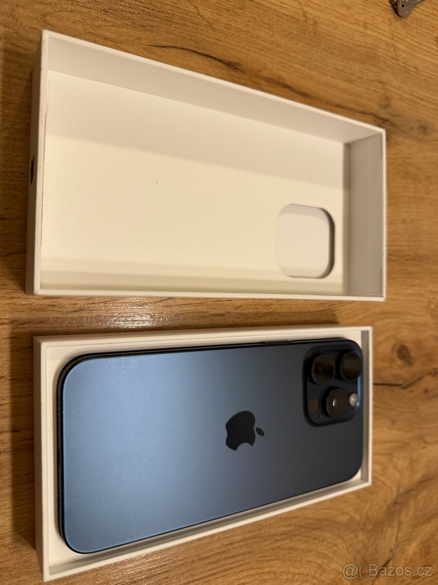 Apple iPhone 15 Pro Max 256GB modrý - 7