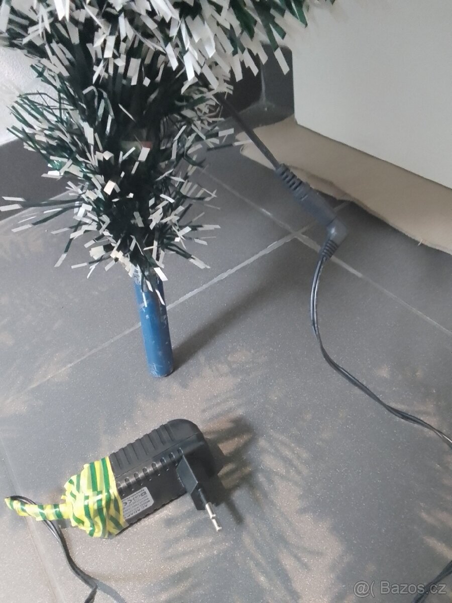 Umělý vánoční stromek s osvětlením - 7