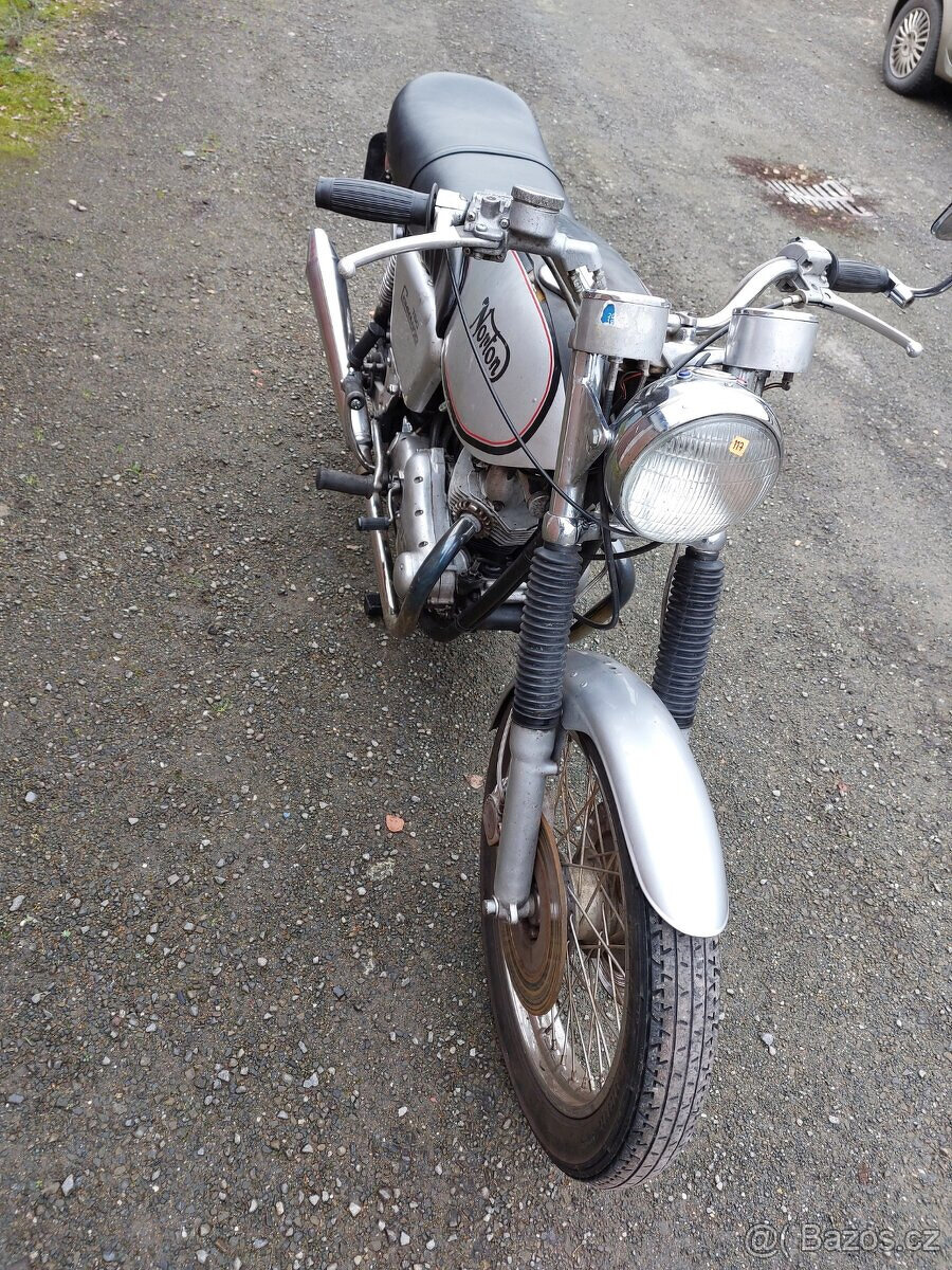 Norton Comando 750 - 7