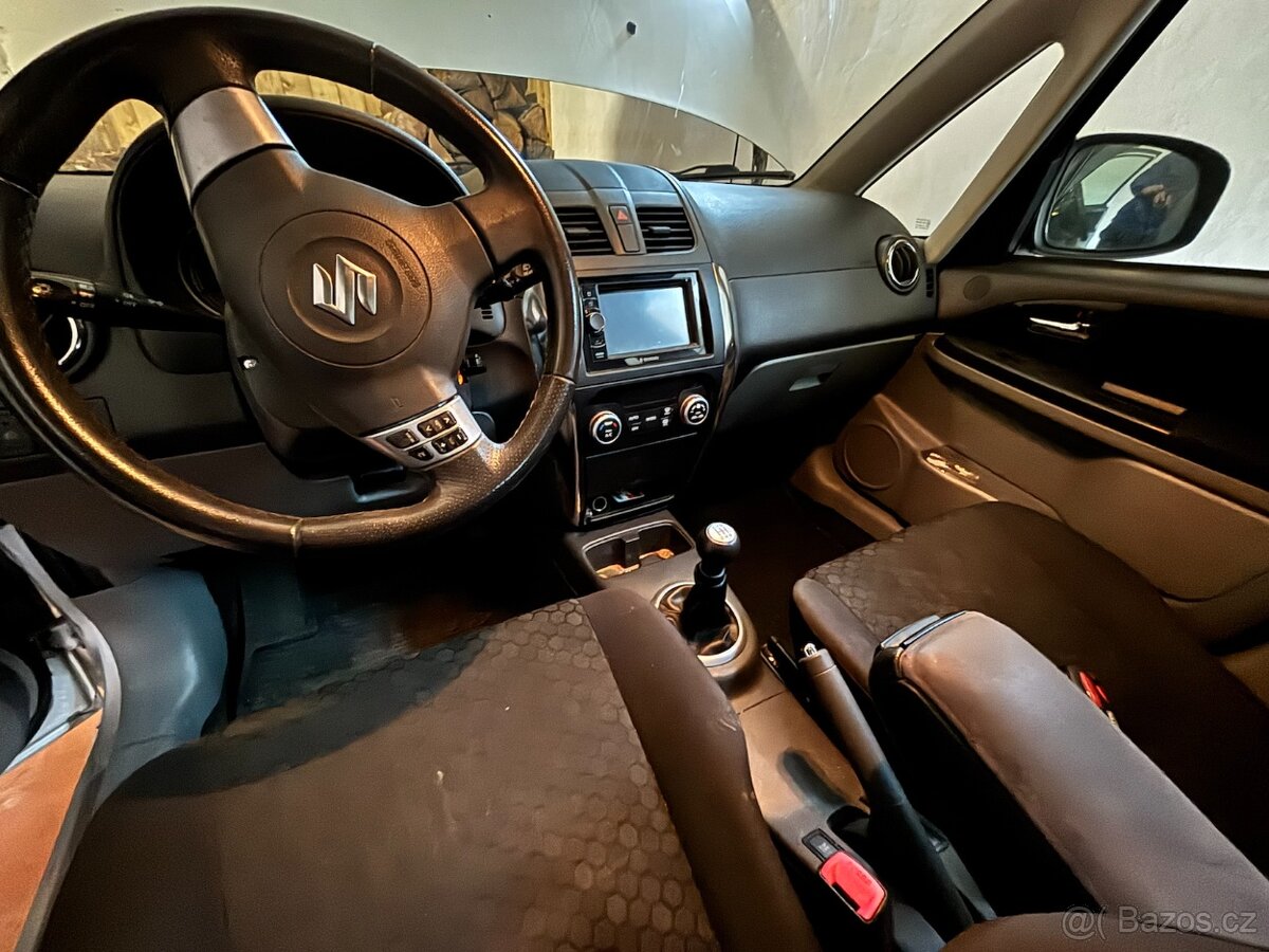 Suzuki SX4 1.6 4WD – poctivá benzínová čtyřkolka - 7
