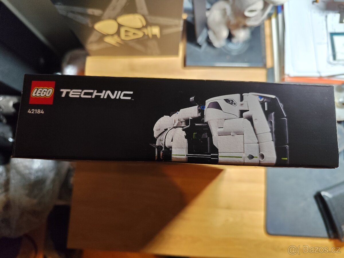 C41 Lego 42184 Bílé hyperauto Koenigsegg Jesko - 7