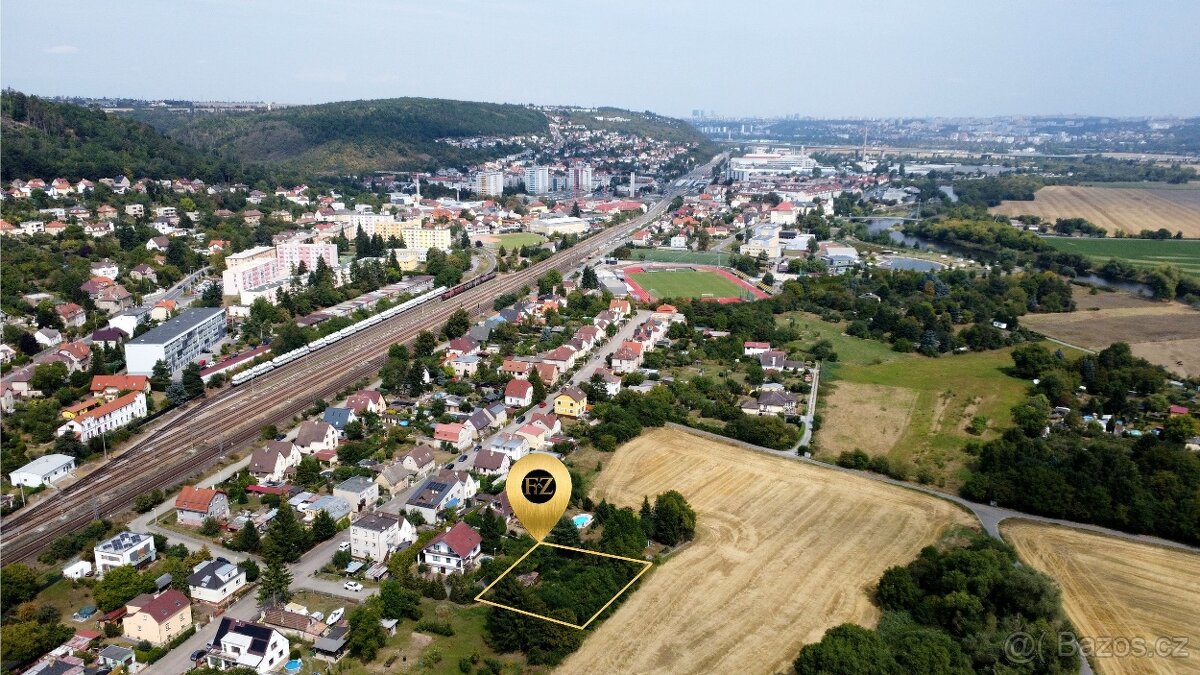 Stavební pozemek v Praze 16 - 7