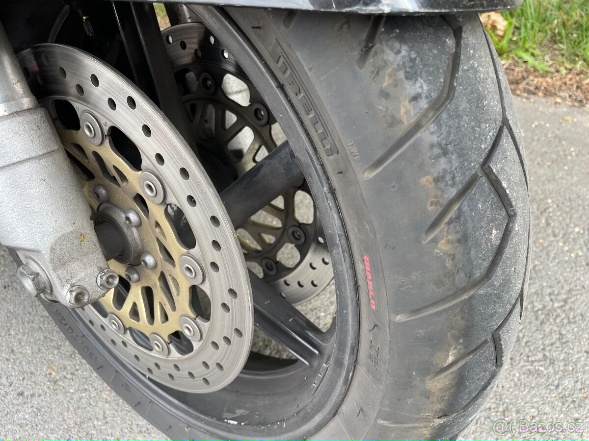 Honda CBR 900 RR - 7