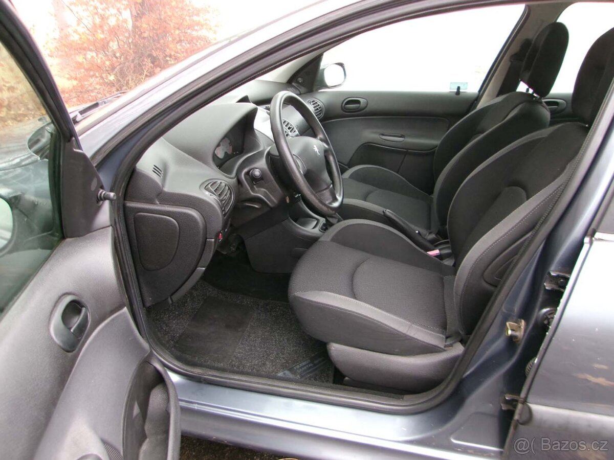 Peugeot 206 1.4i 82000km - 7