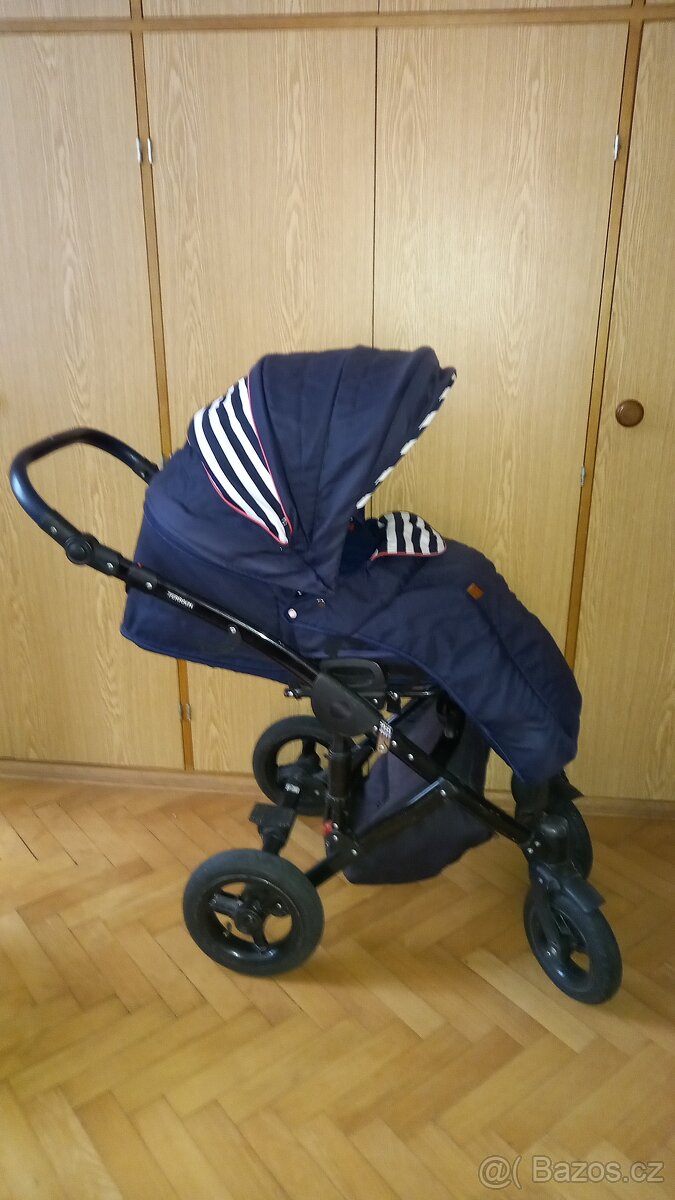 kočárek + autosedačka a vše pro miminko - 7