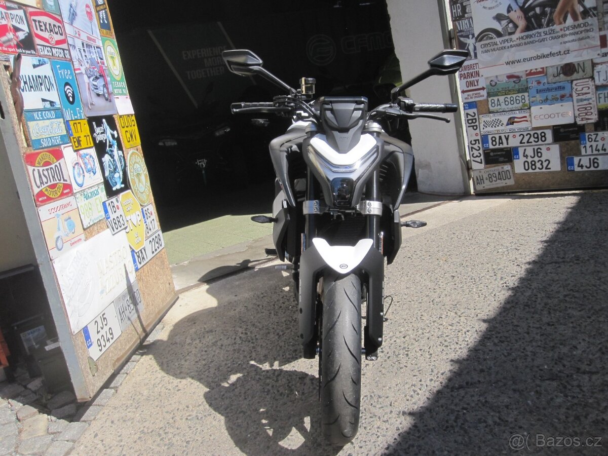 CFMOTO 450NK - bílá - 7