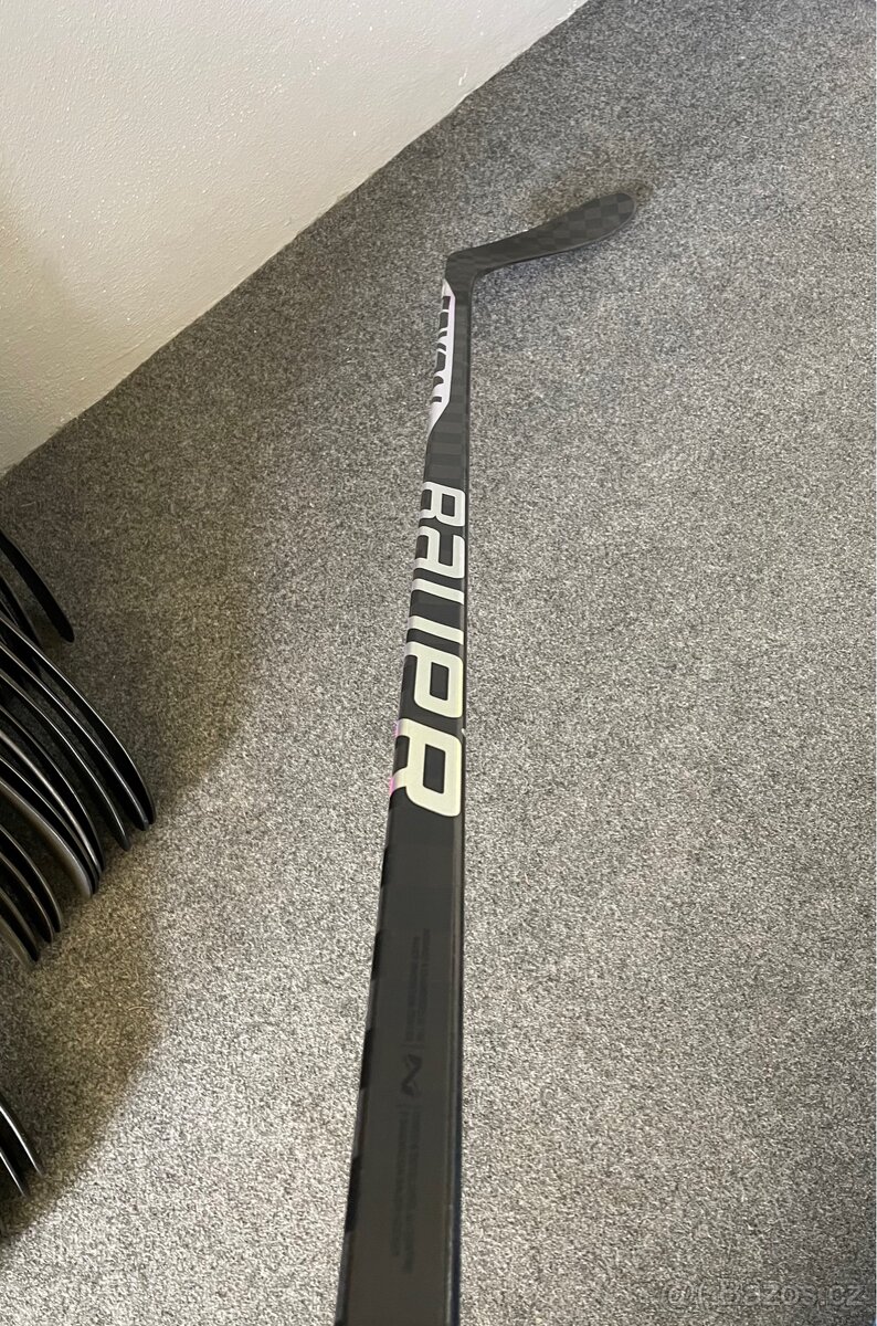 Nová kompozitová hokejka BAUER SYNC - 7