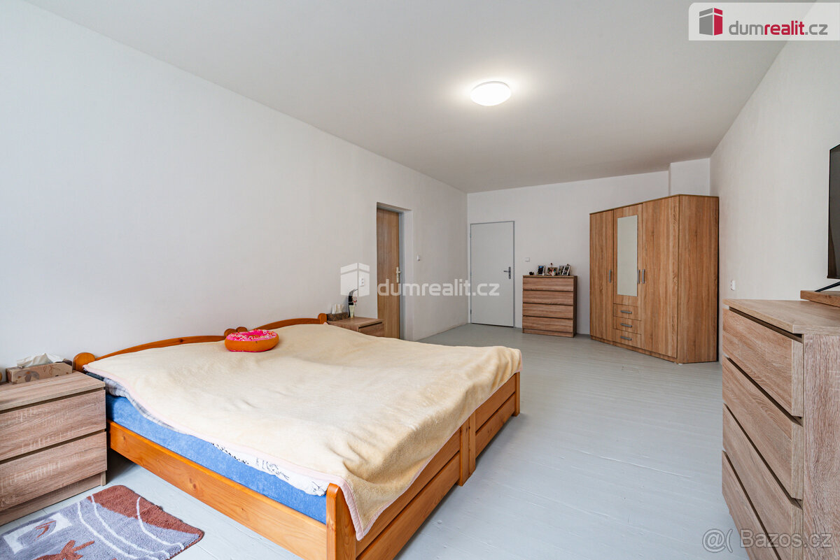 Krásný samostatný prostorný byt 3+1 po kompletní rekonstrukc - 7
