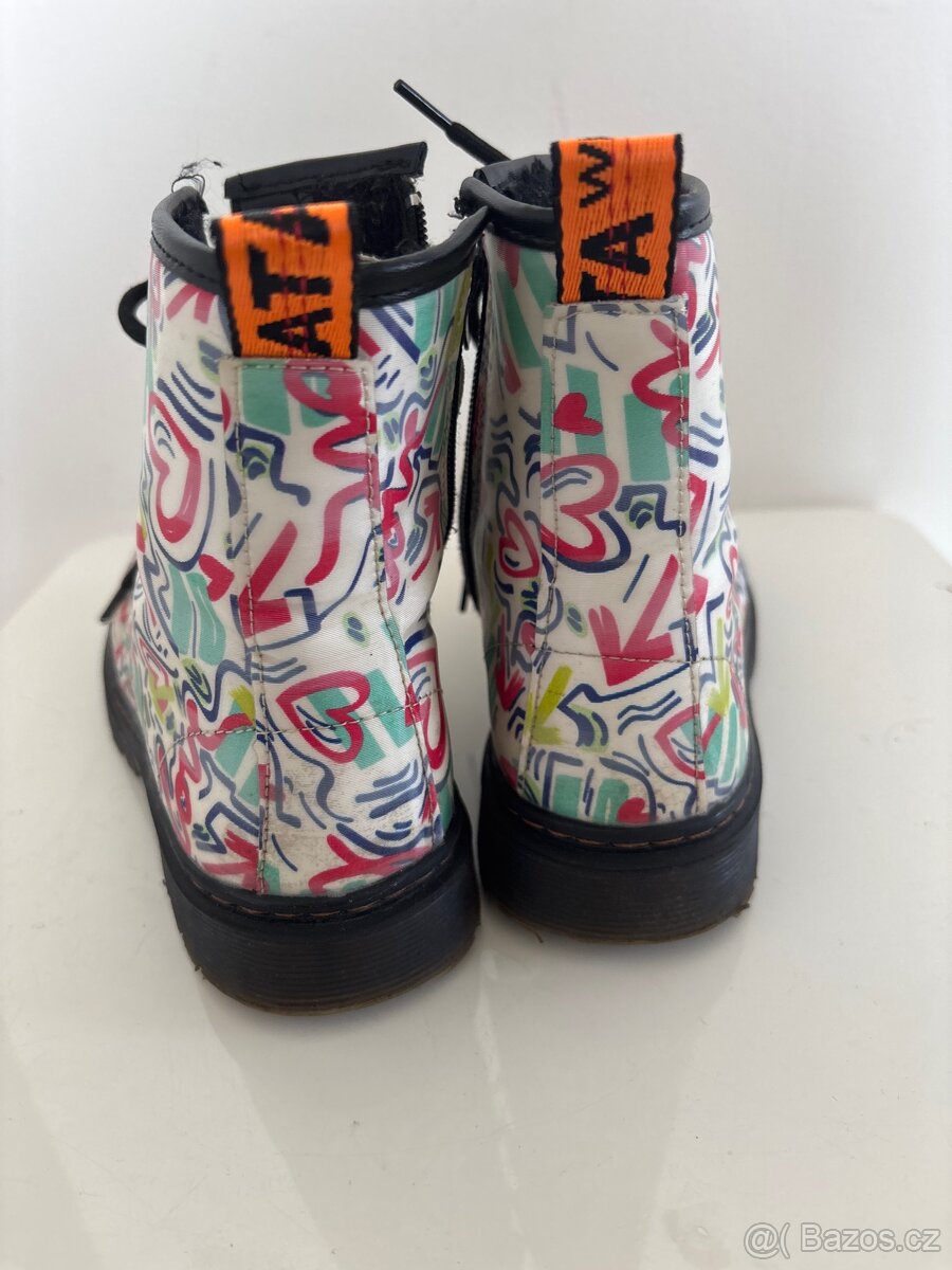 Prodam kotníkové boty - délka stélky 22 cm - 7