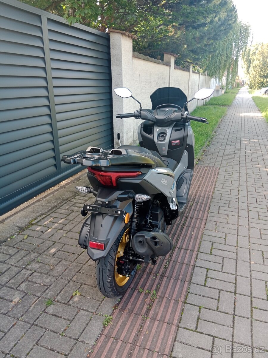 Skútr Yuki YMax 125 - 7