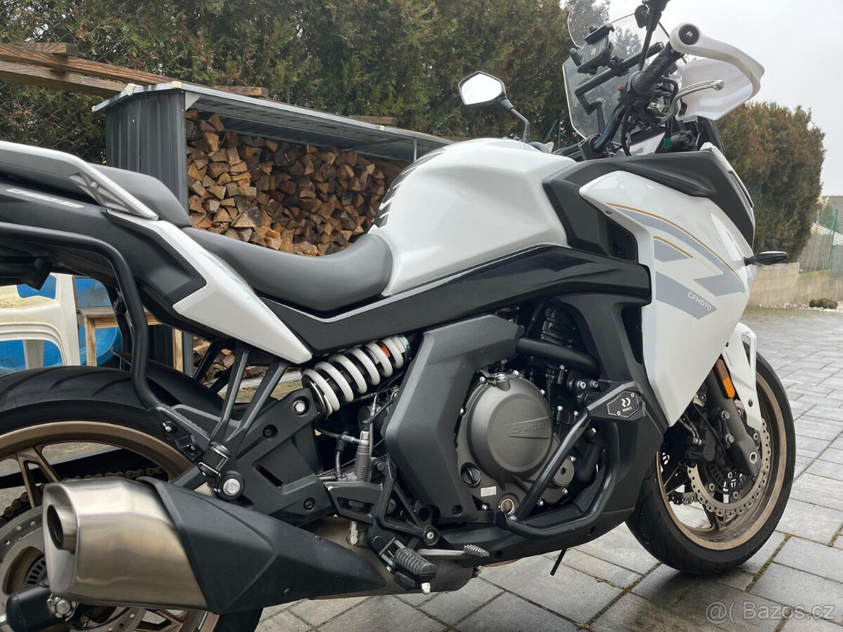 CFMOTO 650GT - 7