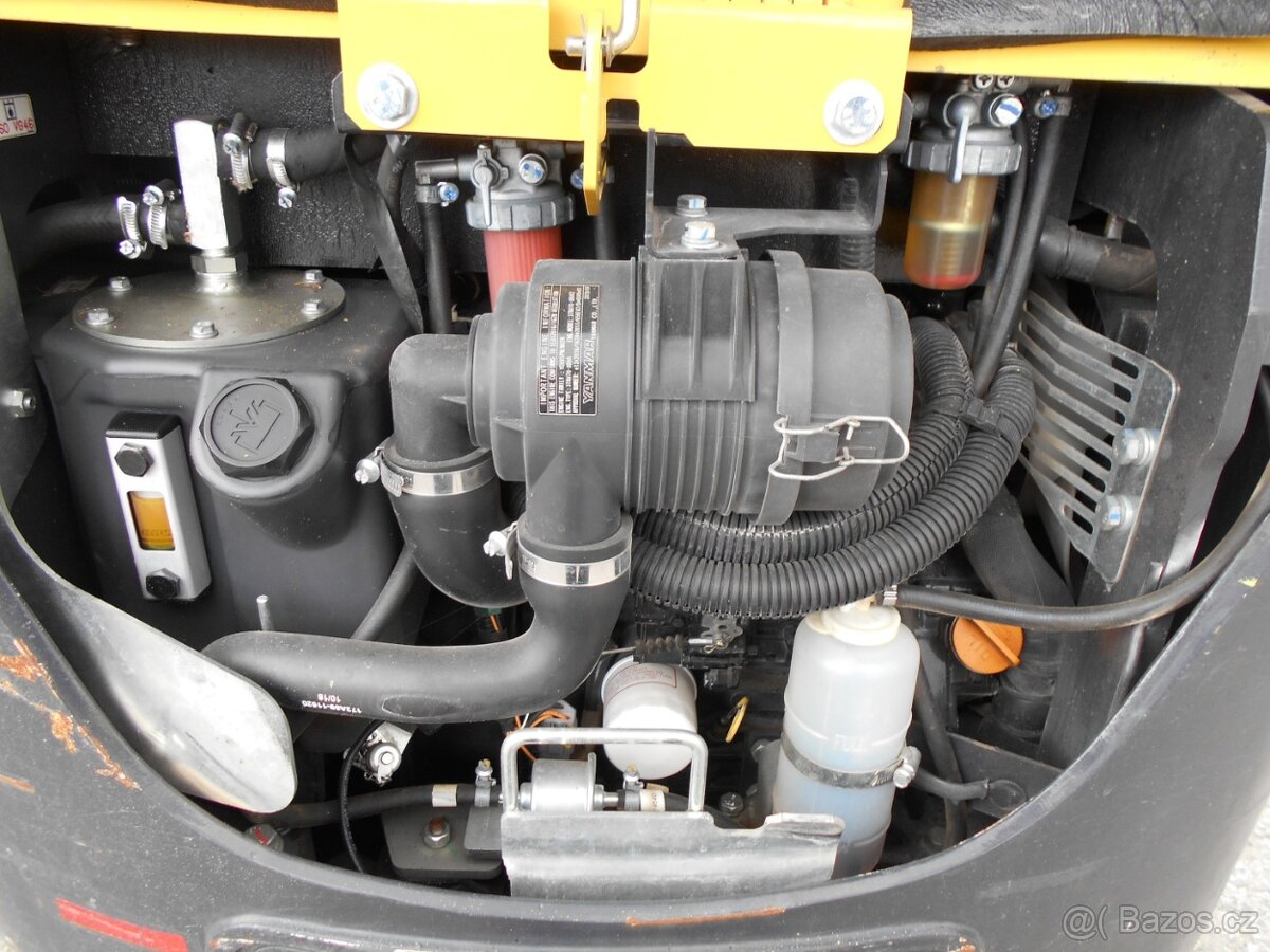 Minibagr YANMAR SV16 - 7