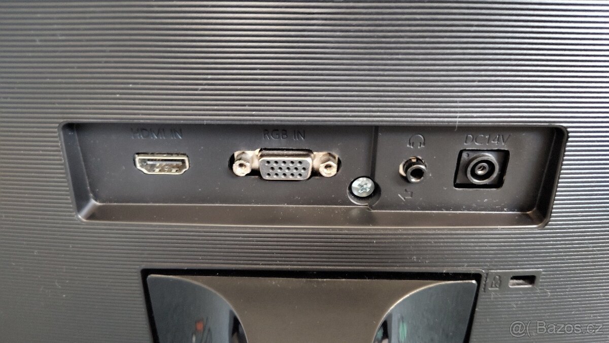 Prodám dva monitory 24" - 7