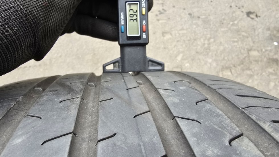 Letní pneu 245/40/19 Continental - 7